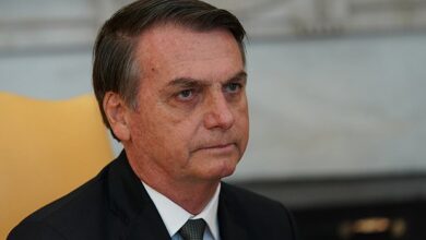 'São uns idiotas úteis', diz Bolsonaro sobre manifestantes do #TsunamiDaEducação