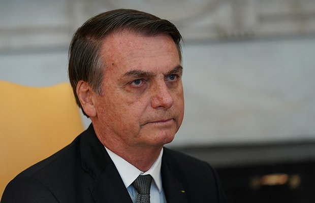 'São uns idiotas úteis', diz Bolsonaro sobre manifestantes do #TsunamiDaEducação