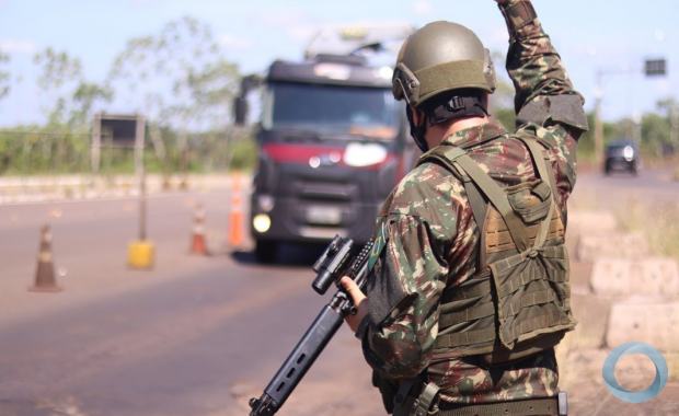 Nas estradas, a tropa atuou por meio dos Postos de Bloqueio e Controle de Estradas (PBCE) e dos Check Points.